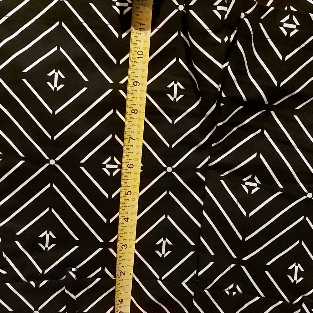 Patterned Shorts - Picture 6 of 7